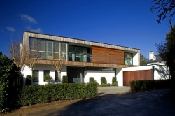 Contemporary new-build in Wimbledon has the “wow” factor