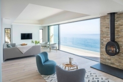 Uni_Slide unlocks Atlantic views at Sea Edge House